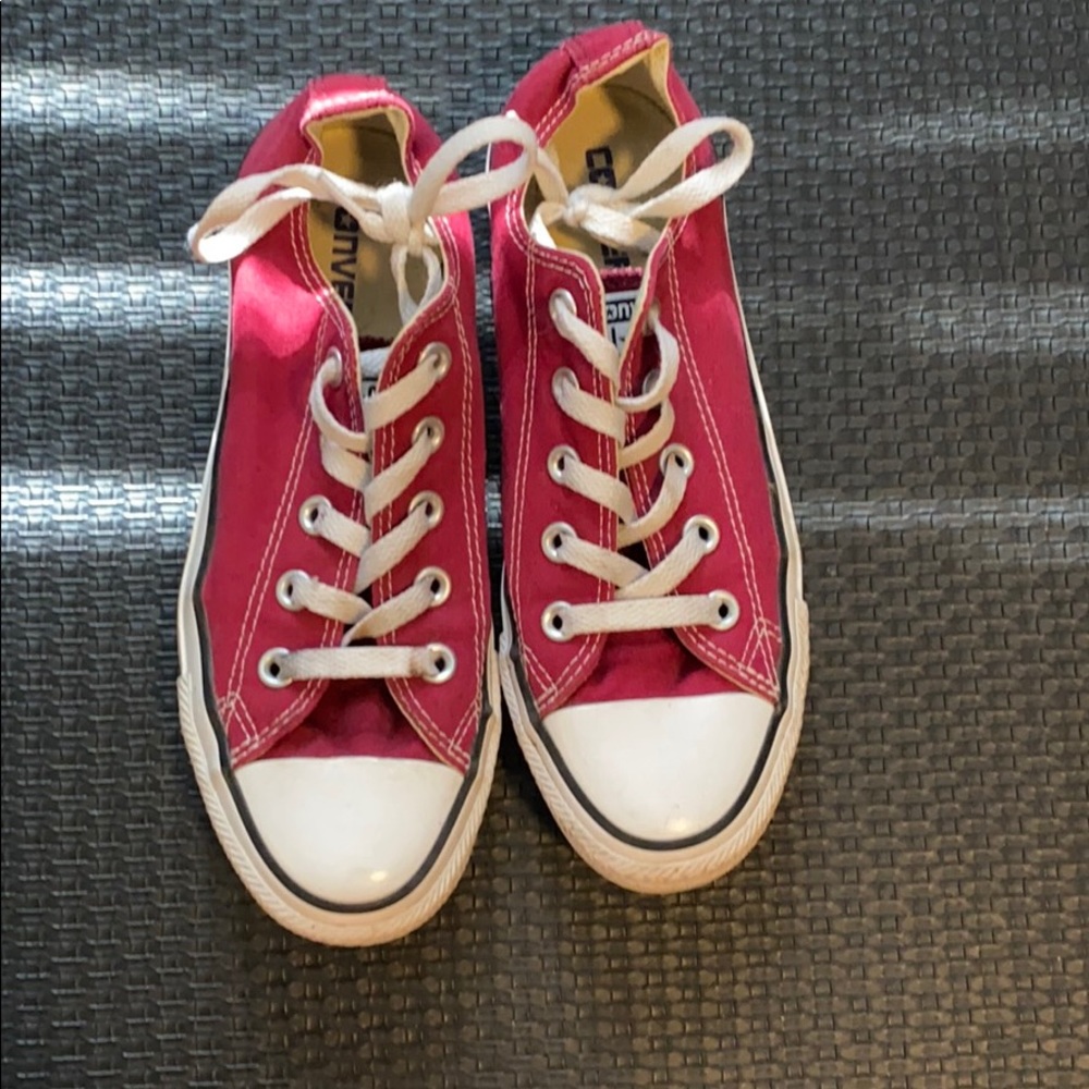 Maroon converse
